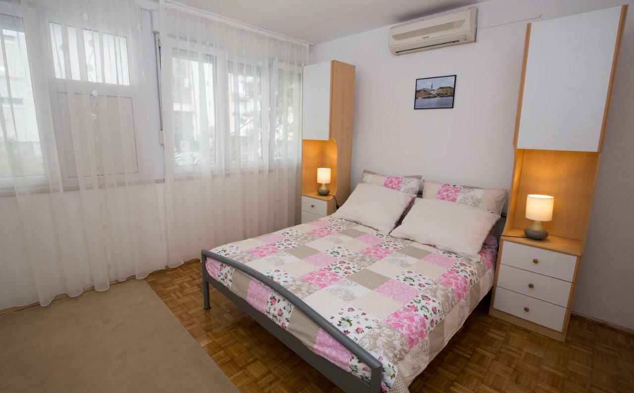 Apartments Put Plokita Smilja Split Eksteriør billede